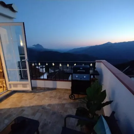 Casa Perejil, Un Balcon Al Genal *