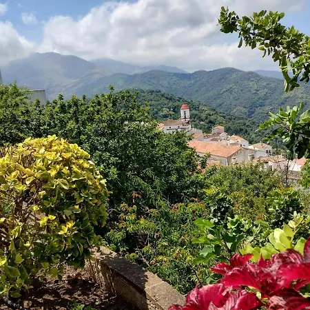 Casa Perejil, Un Balcon Al Genal Holiday home *