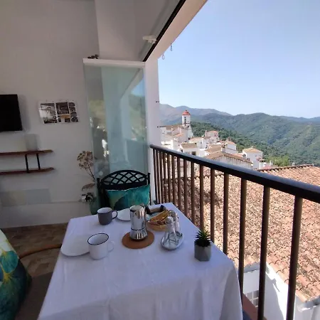 Casa Perejil, Un Balcon Al Genal Holiday home Genalguacil