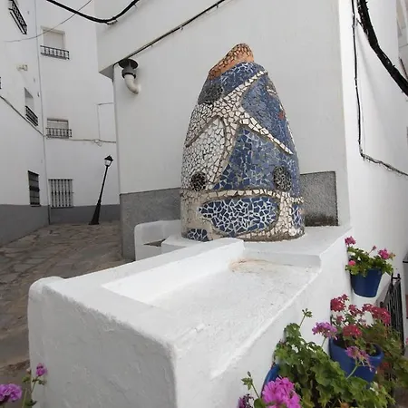 Casa Perejil, Un Balcon Al Genal
