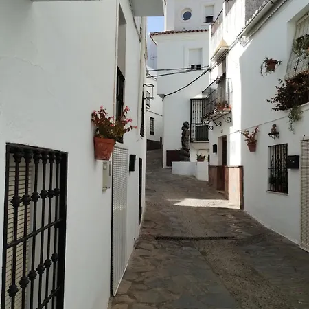Holiday home Casa Perejil, Un Balcon Al Genal